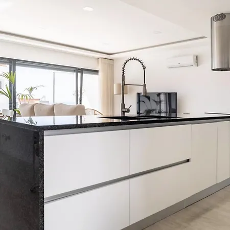 Beach, Ocean View & Bright House Villa Ericeira