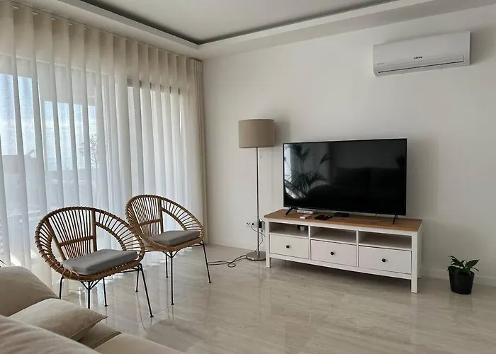 Beach, Ocean View & Bright House Вилла Эрисейра