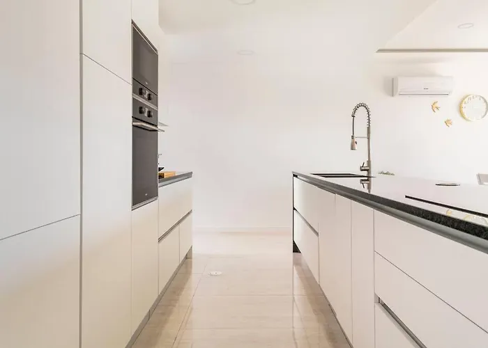 Beach, Ocean View & Bright House Вилла